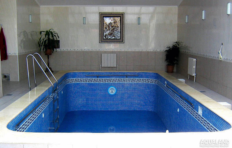 Домашний крытый бассейн. Отделка бассейна -мозаика. Строительство и проектирование частных бассейнов в Казахстане и Кыргызстане -  Aqualand Group.
