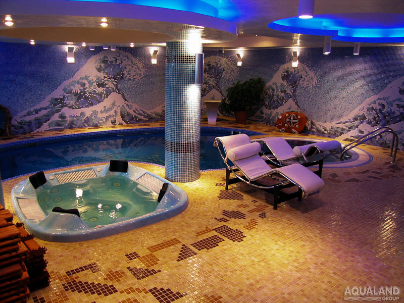 Spa-зона в частном доме г.Алматы, Казахстан. При отделки бассейна применено мозаичное панно EZARRI. 