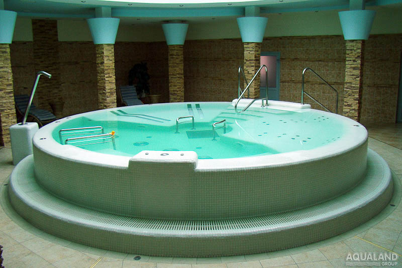 Насыщенный Spa-бассейн в Фитнес-клубе Fitnation, (г.Астана, Казахстан). Строительство бассейнов любой сложности.