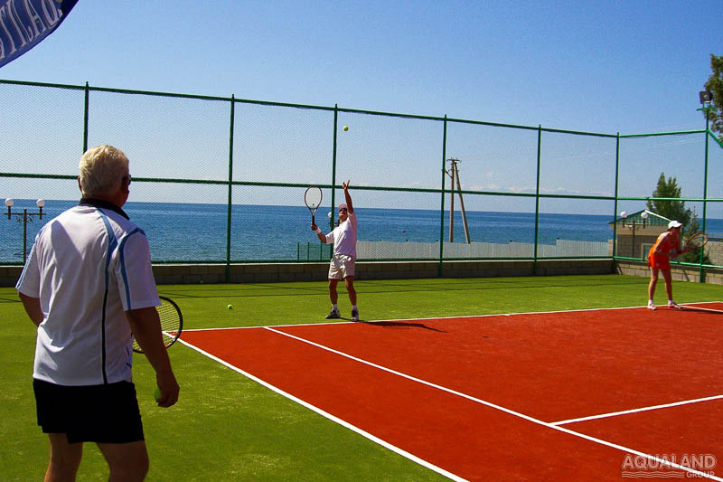 Теннисный корт, оз.Иссык-Куль